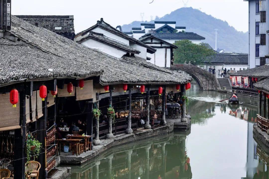 标致408迎来特别版，硒灰车漆更大气，搭载1.2T发动机